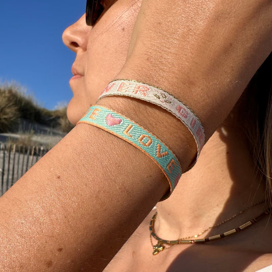 Les nouveaux bracelets ruban à messages
