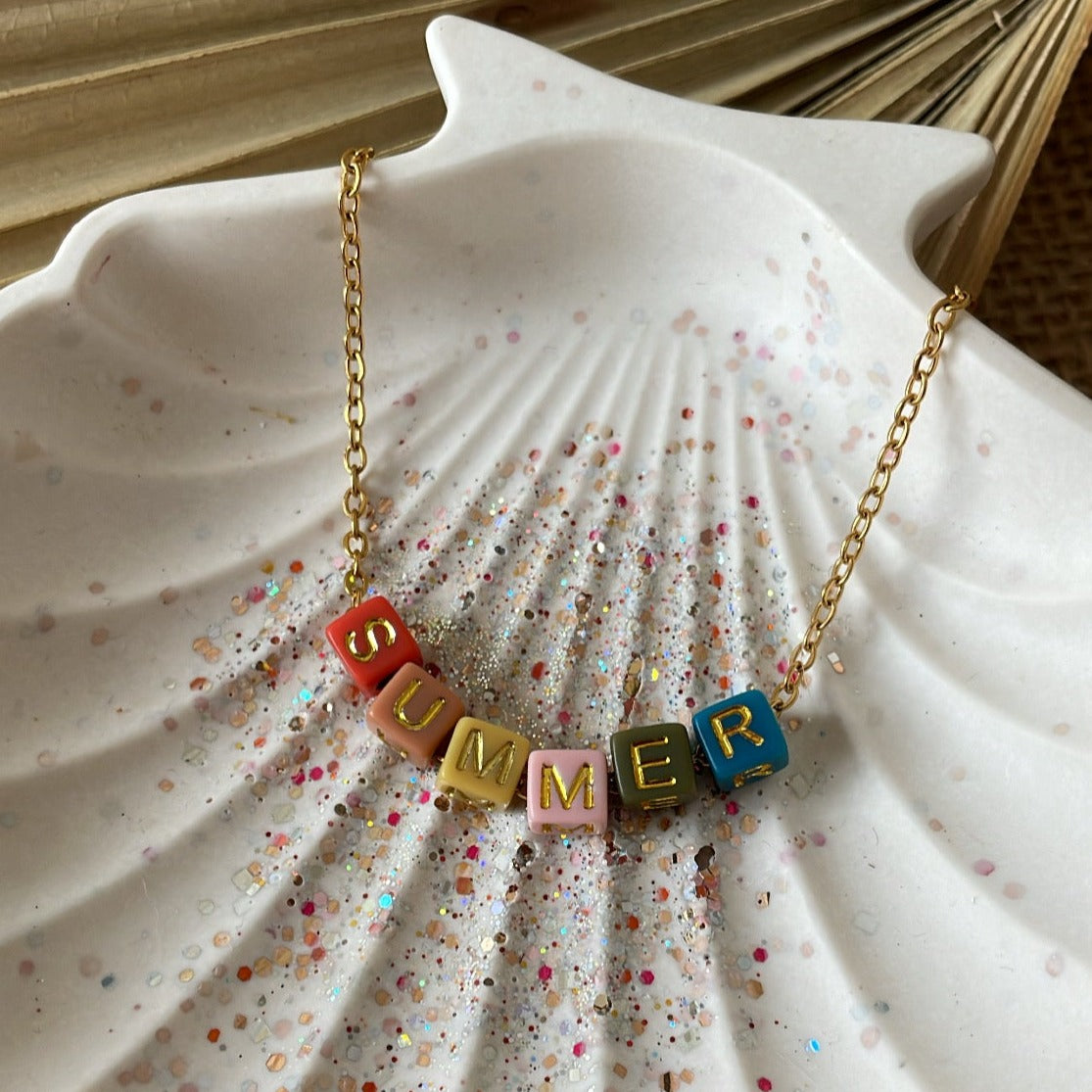 Collier personnalisé chaine fine perle cube