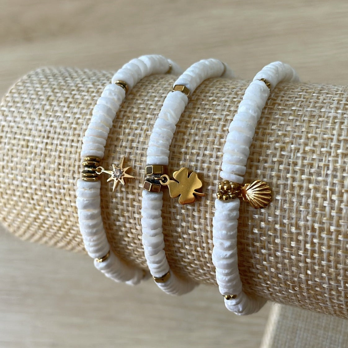 Bracelet en perle heishi de nacre blanche