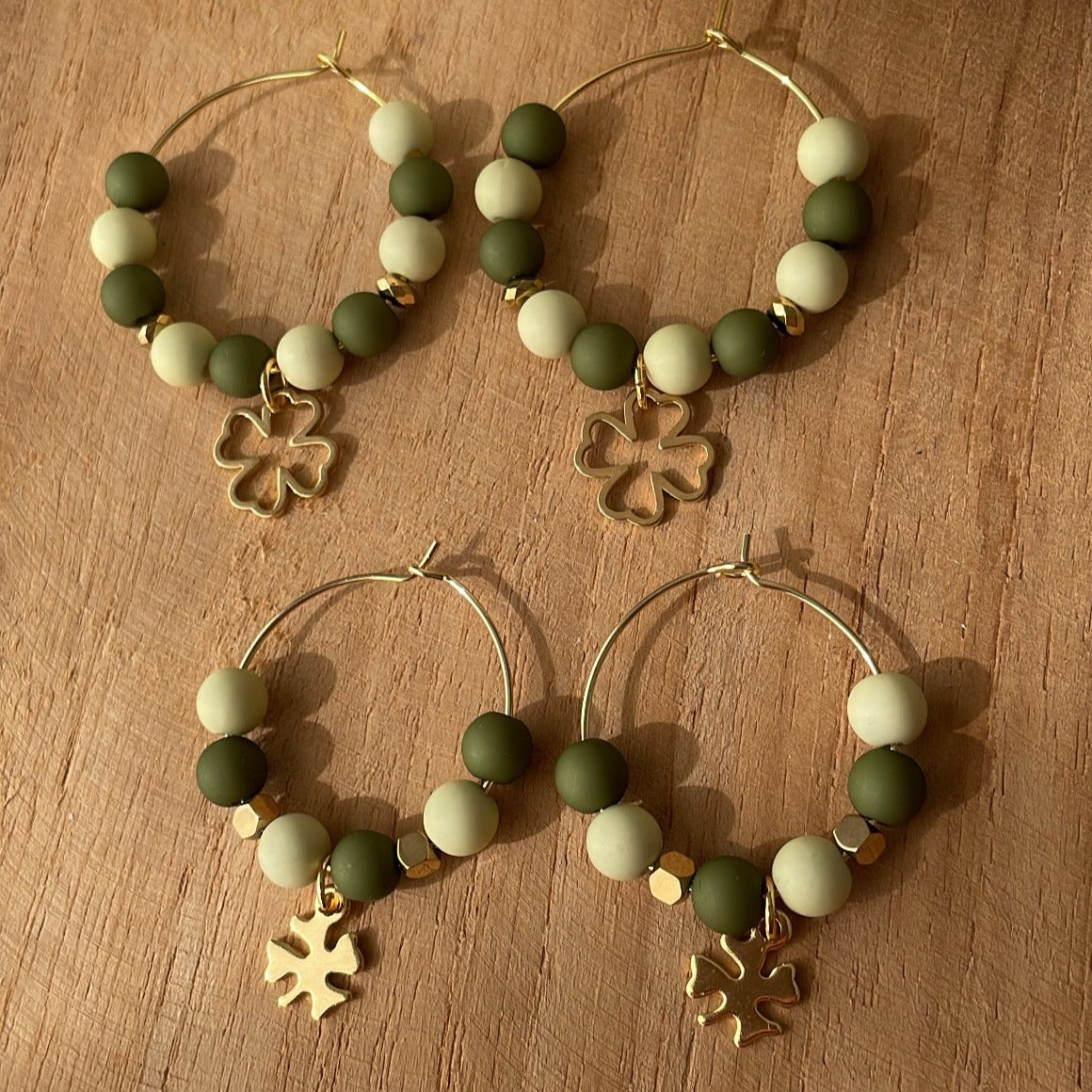 Boucles d'oreilles perles rondes mat