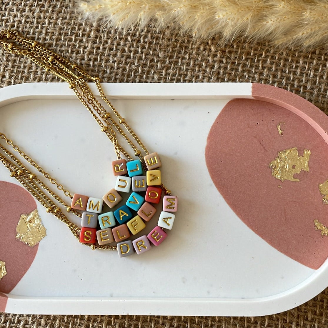 Collier personnalisé chaine fine perle cube
