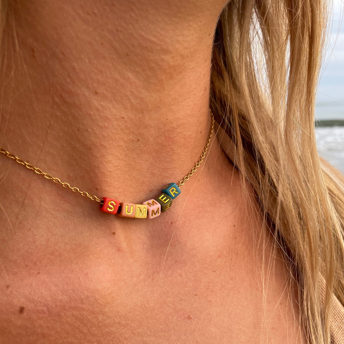 Collier personnalisé chaine fine perle cube