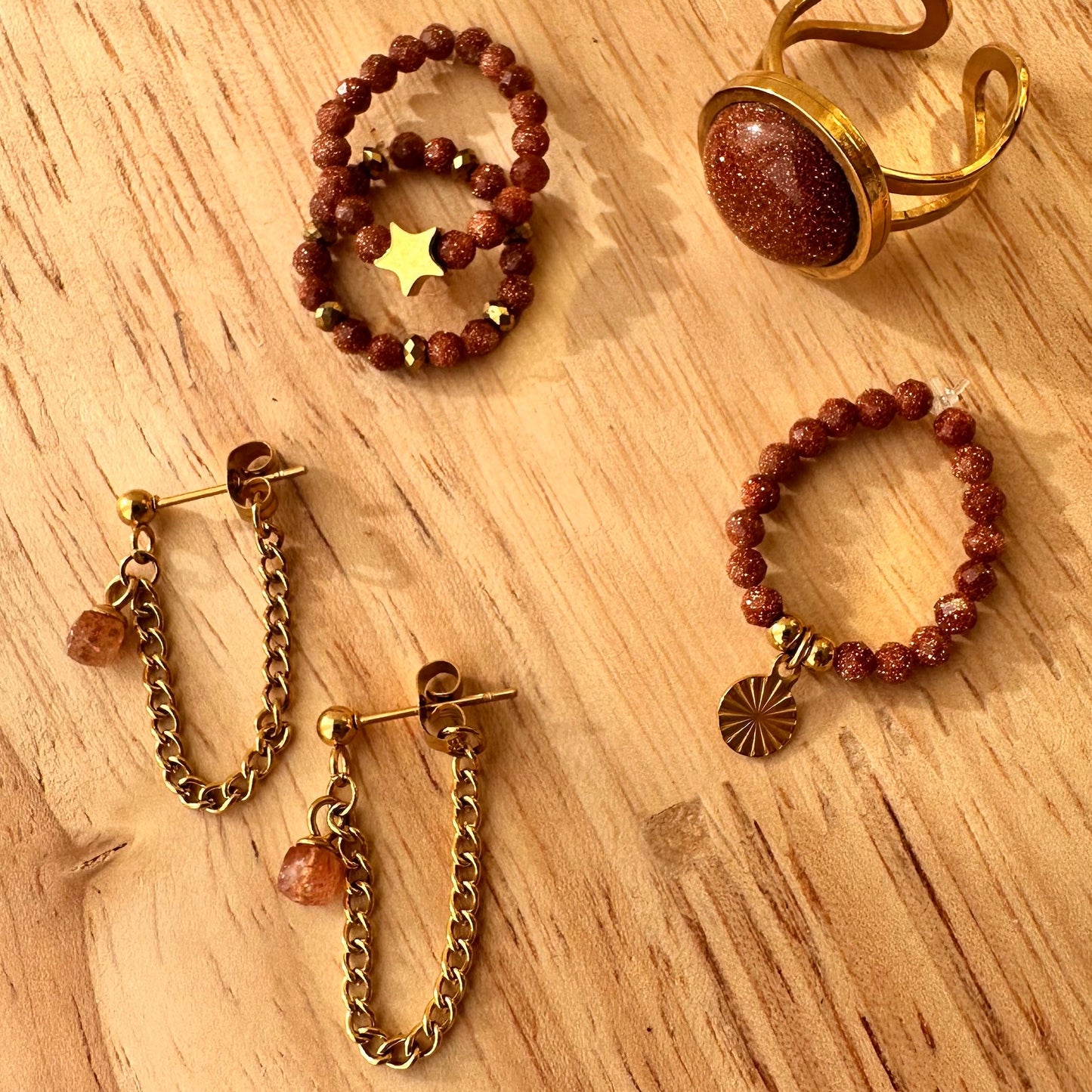 Bague perles et breloque