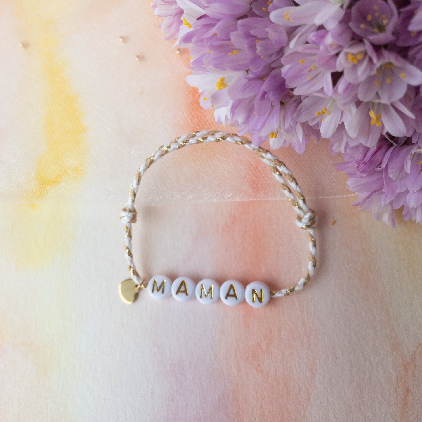 Bracelet fil personnalisé avec breloque