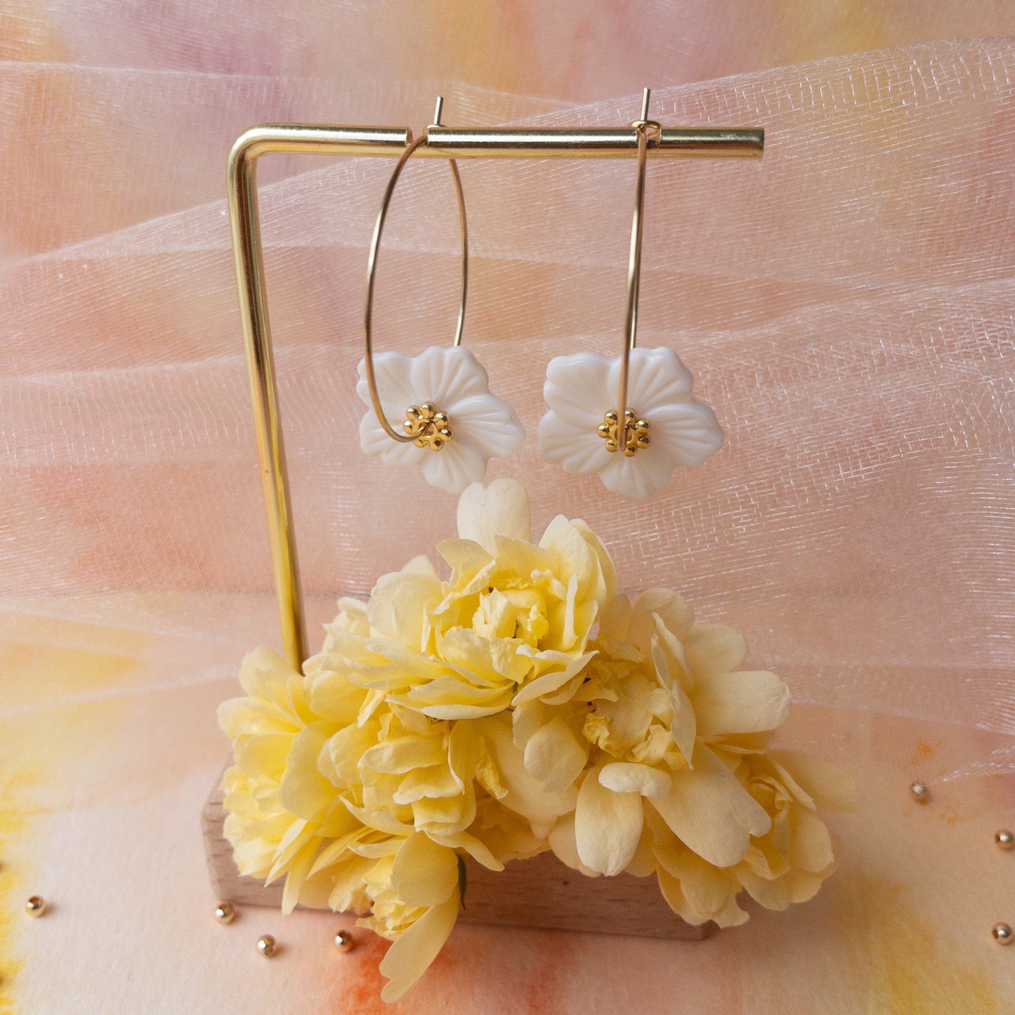 Boucles créoles nacre fleur
