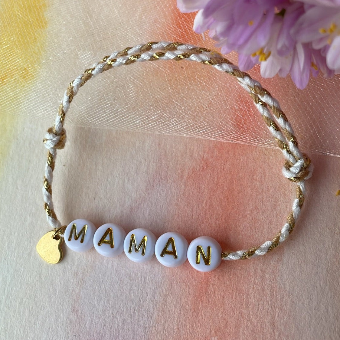 Bracelet fil personnalisé avec breloque