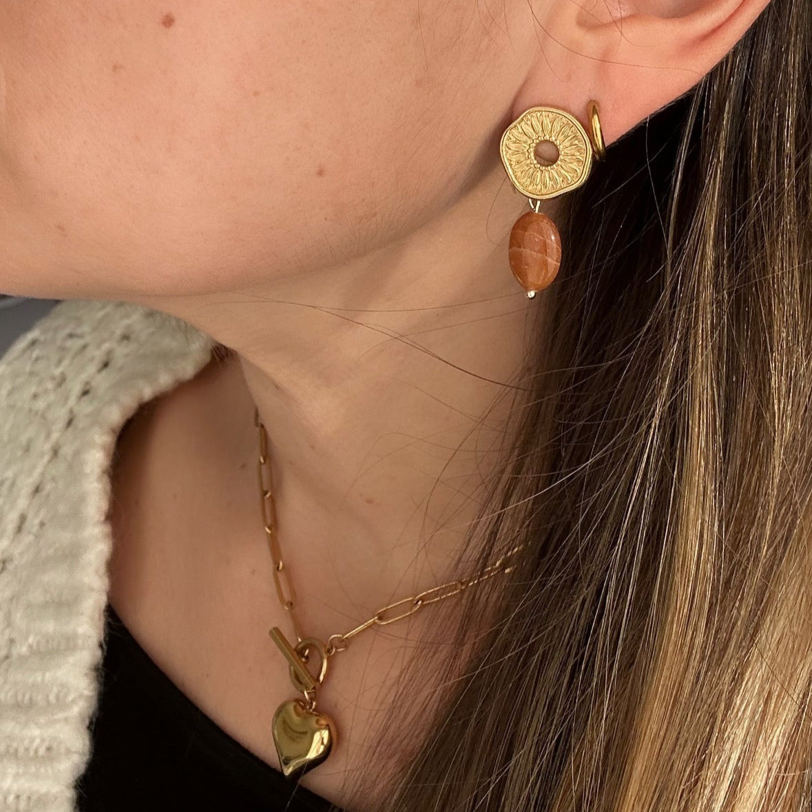 Boucles pendant pierre