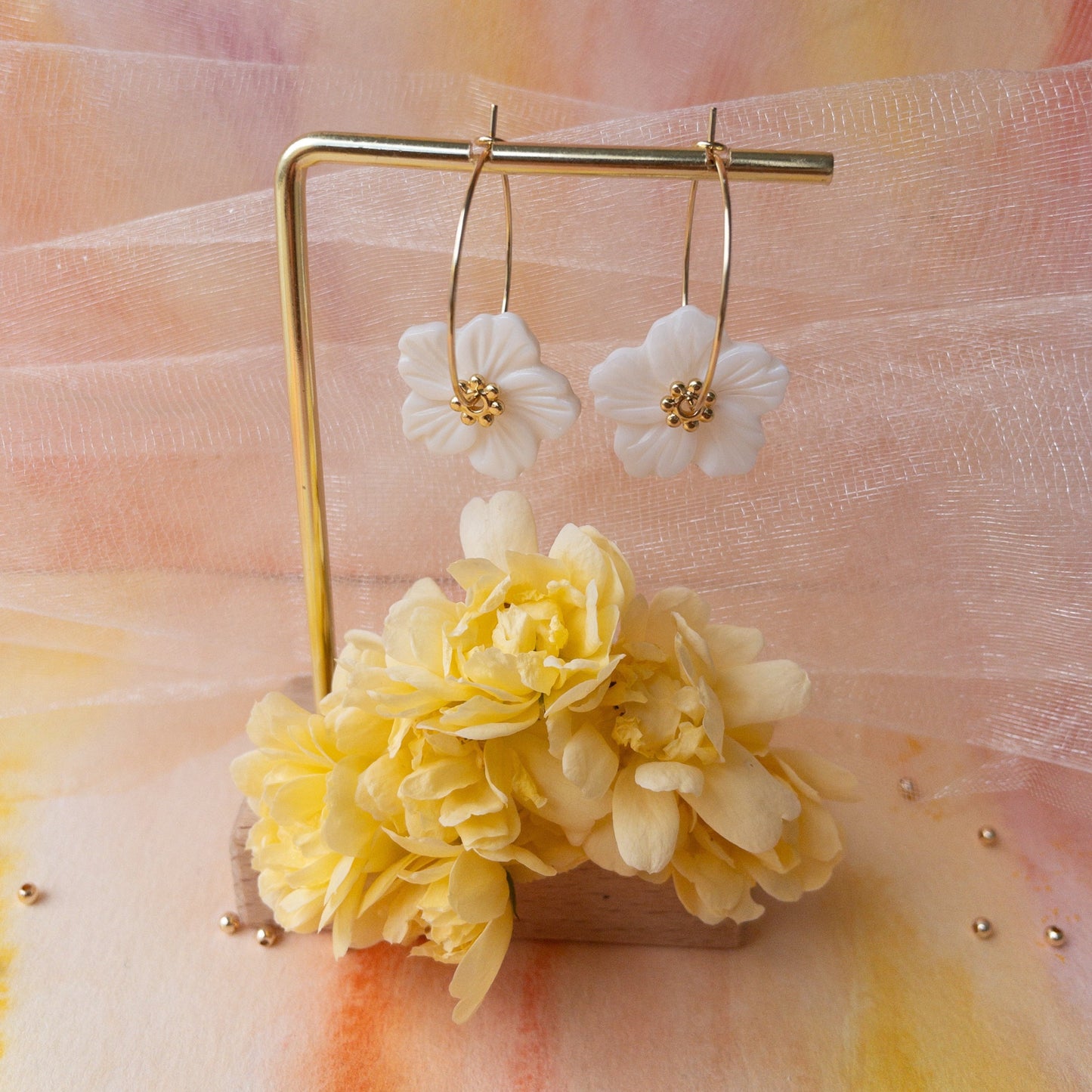 Boucles créoles nacre fleur
