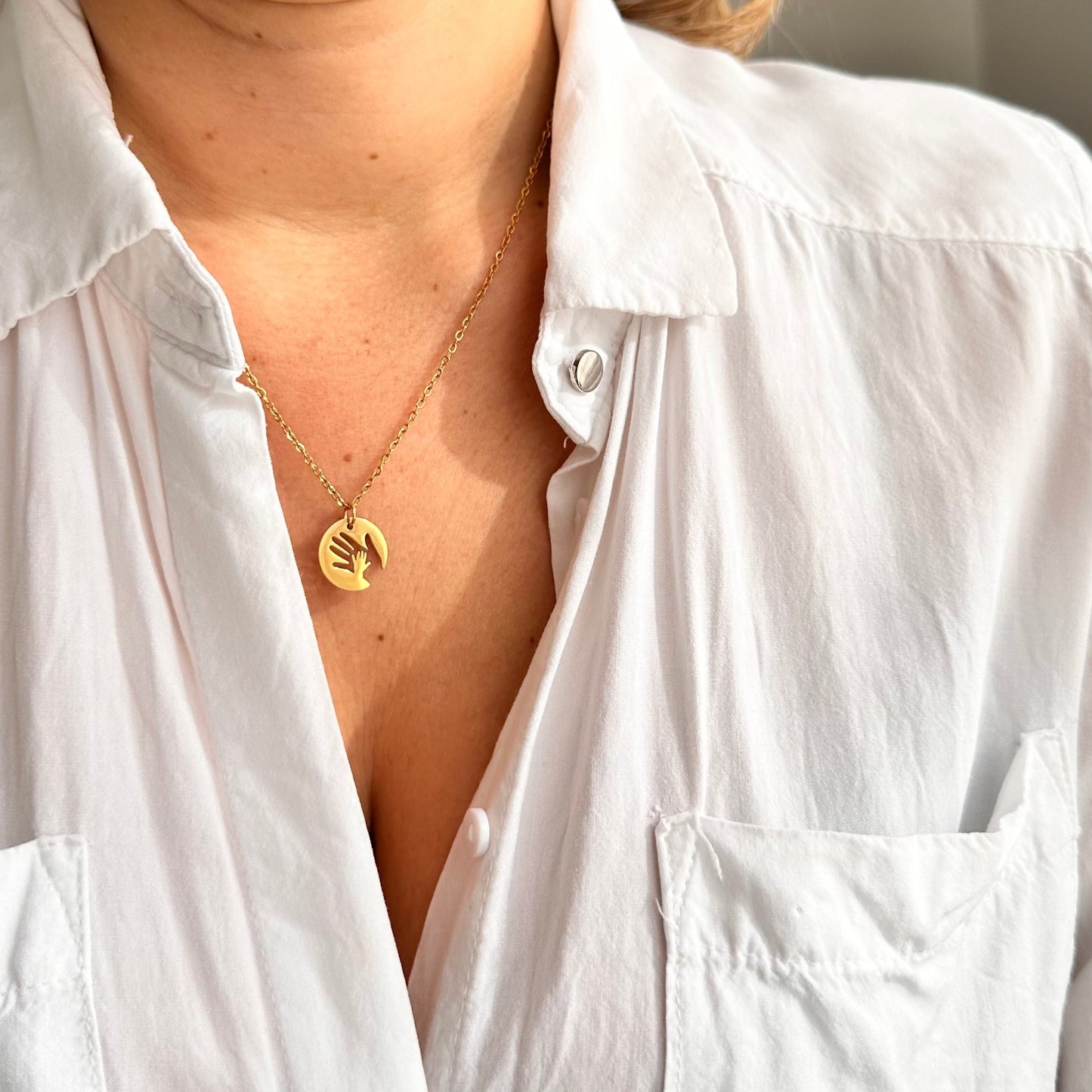 Collier mains