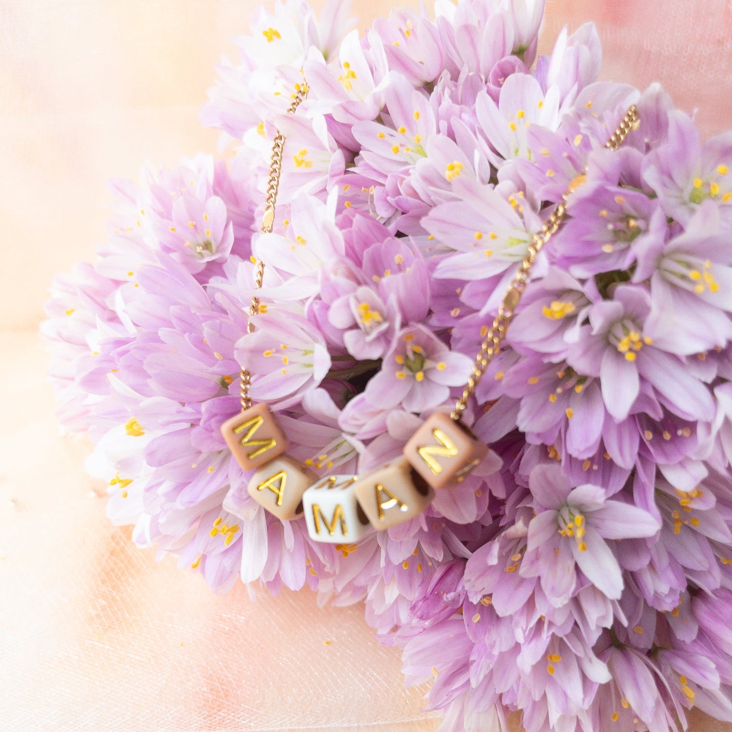 Collier personnalisé chaine fine perle cube
