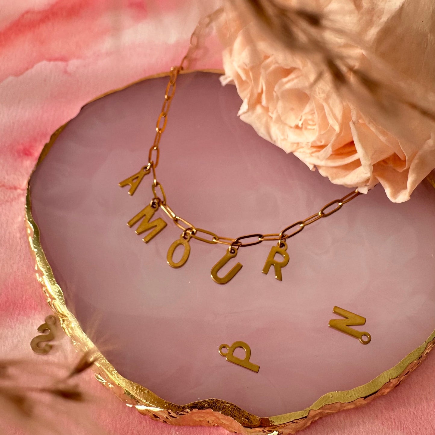 Collier message