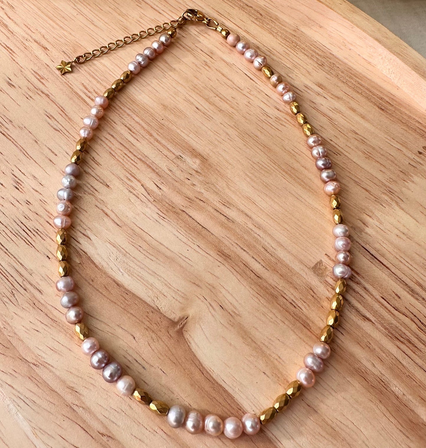 Collier perle d'eau douce rosée