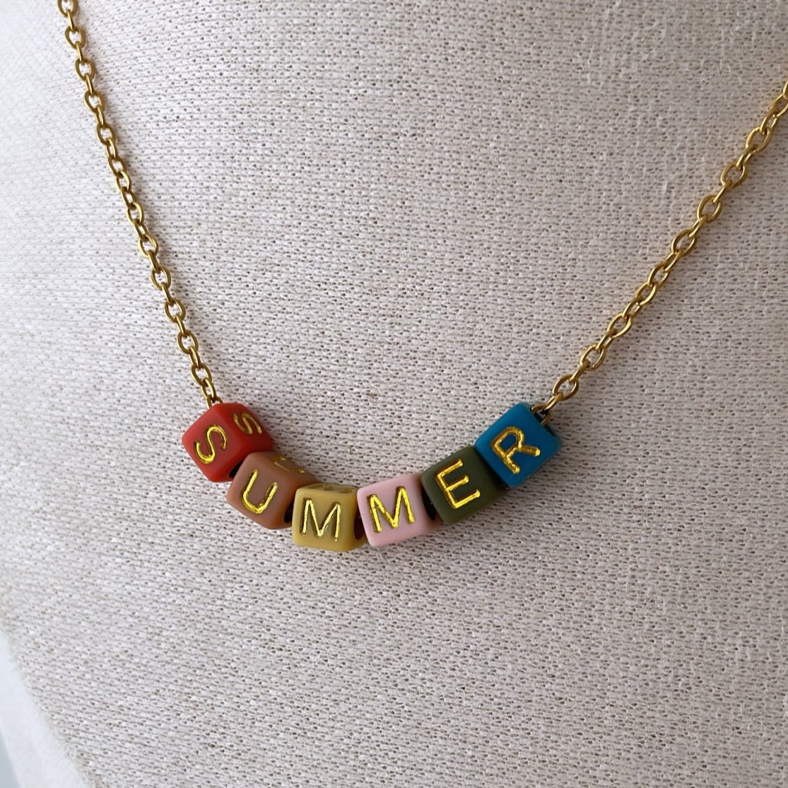 Collier personnalisé chaine fine perle cube