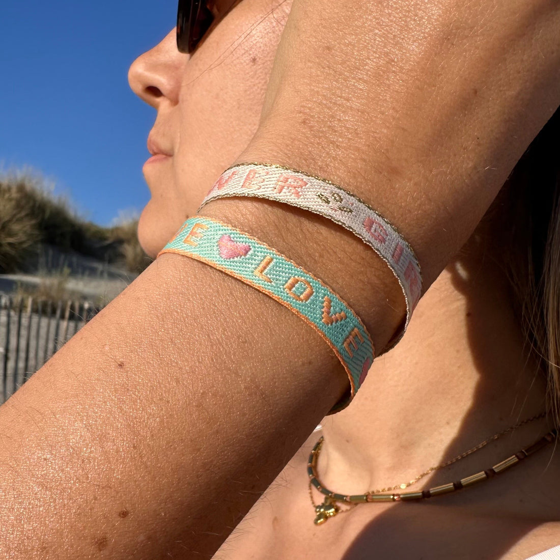 Les nouveaux bracelets ruban à messages