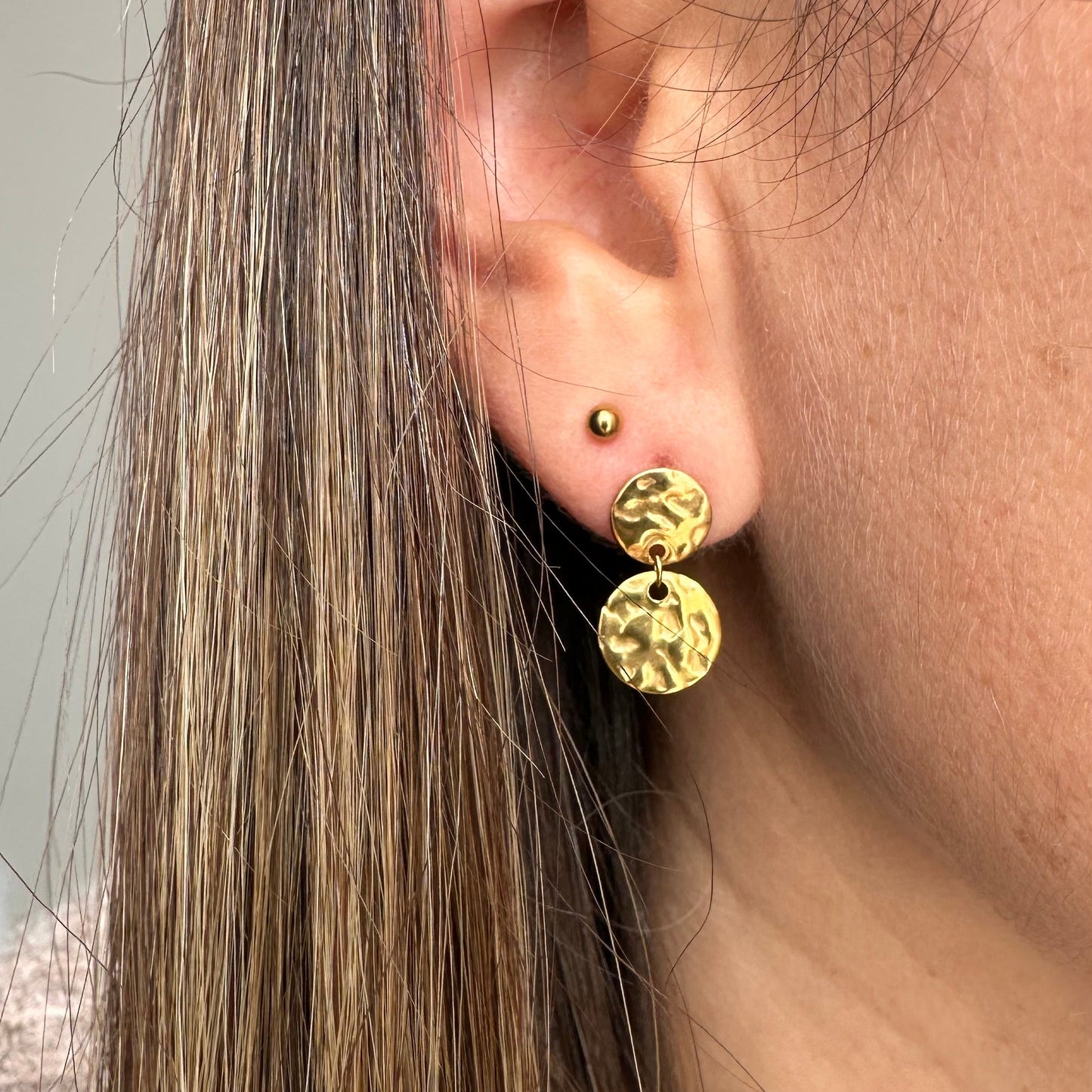 Boucles médaille martelée