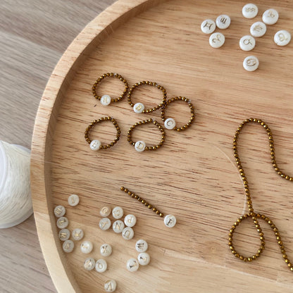 Bague perles alphabet