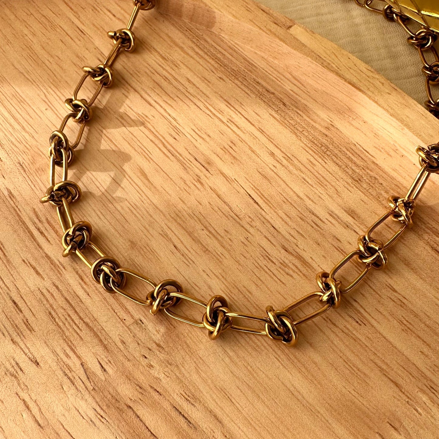 Collier chaine noeuds