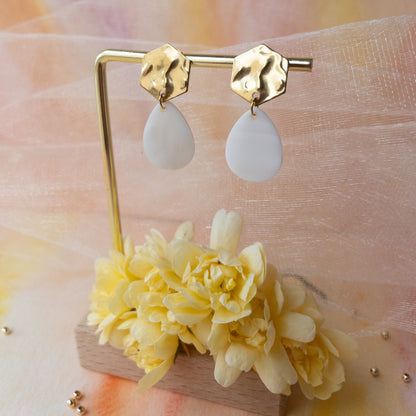 Boucles ronds de nacre rose jaune en grappe Boucles ronds de nacre rose jaune en grappe