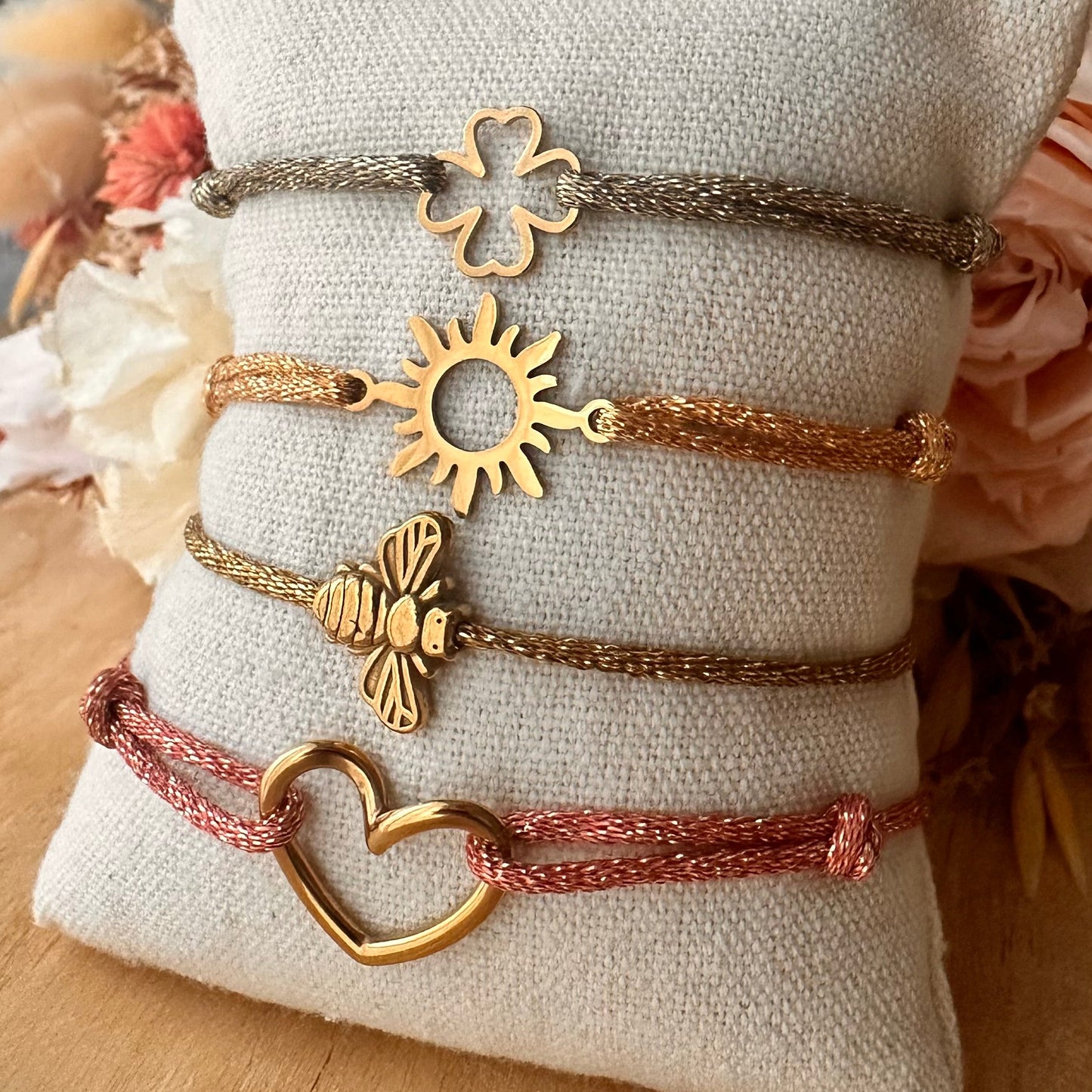 Bracelet cordon pailleté doré