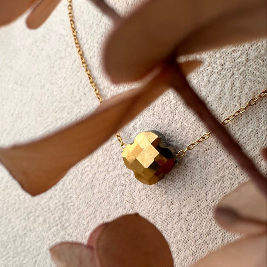 Collier trèfle cristal