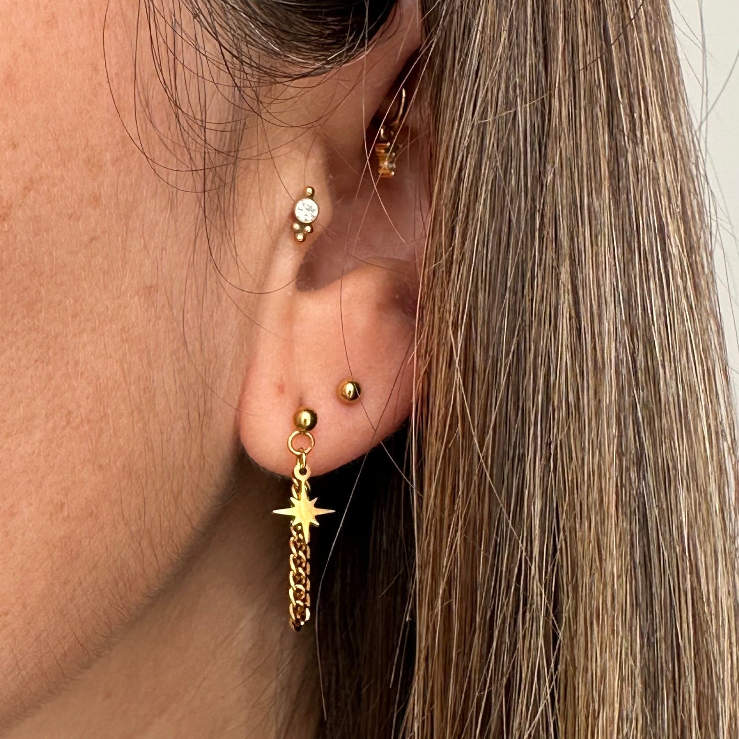 Boucles clou et chaine