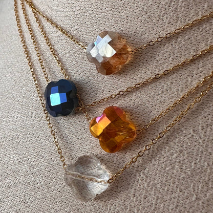 Collier trèfle cristal