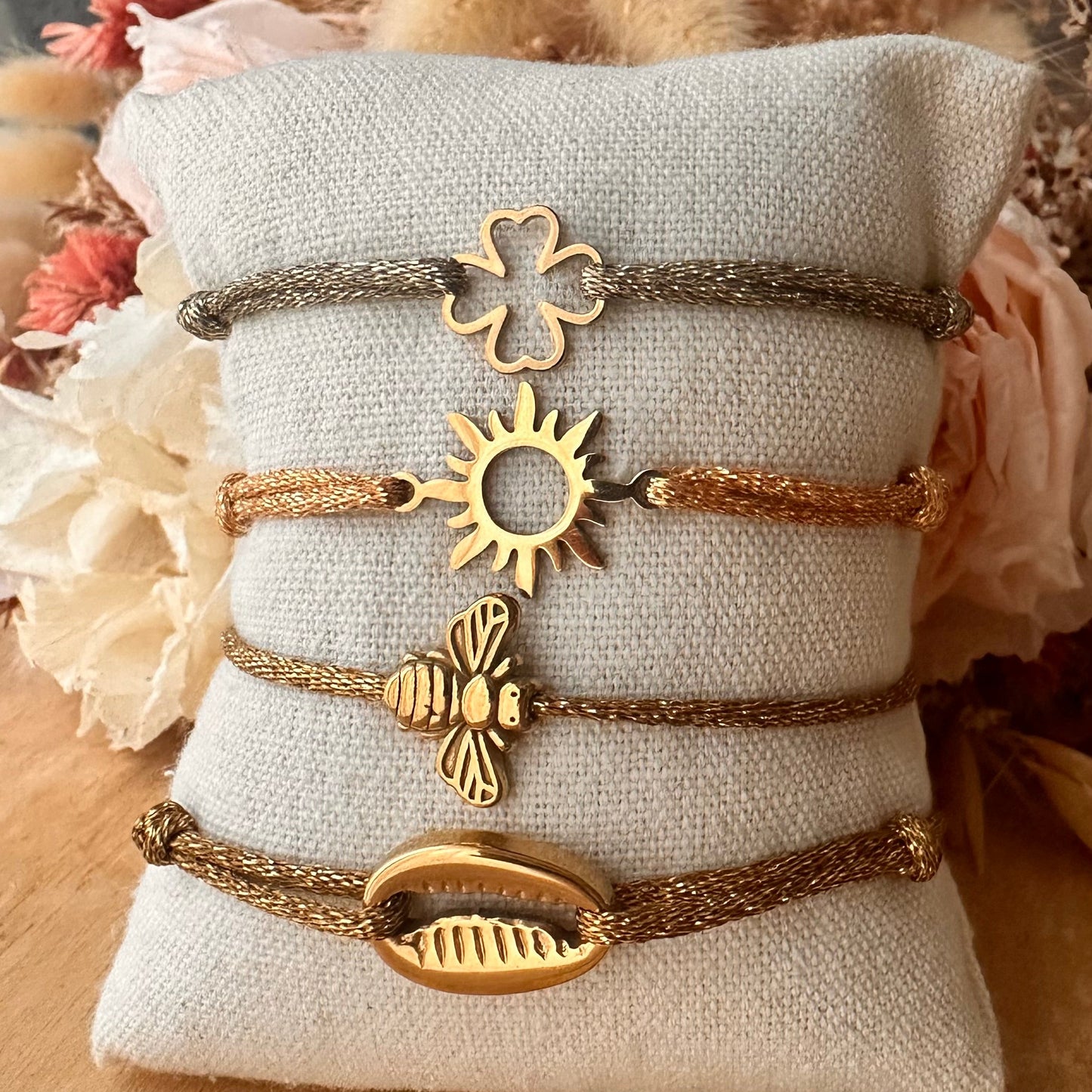 Bracelet cordon pailleté doré