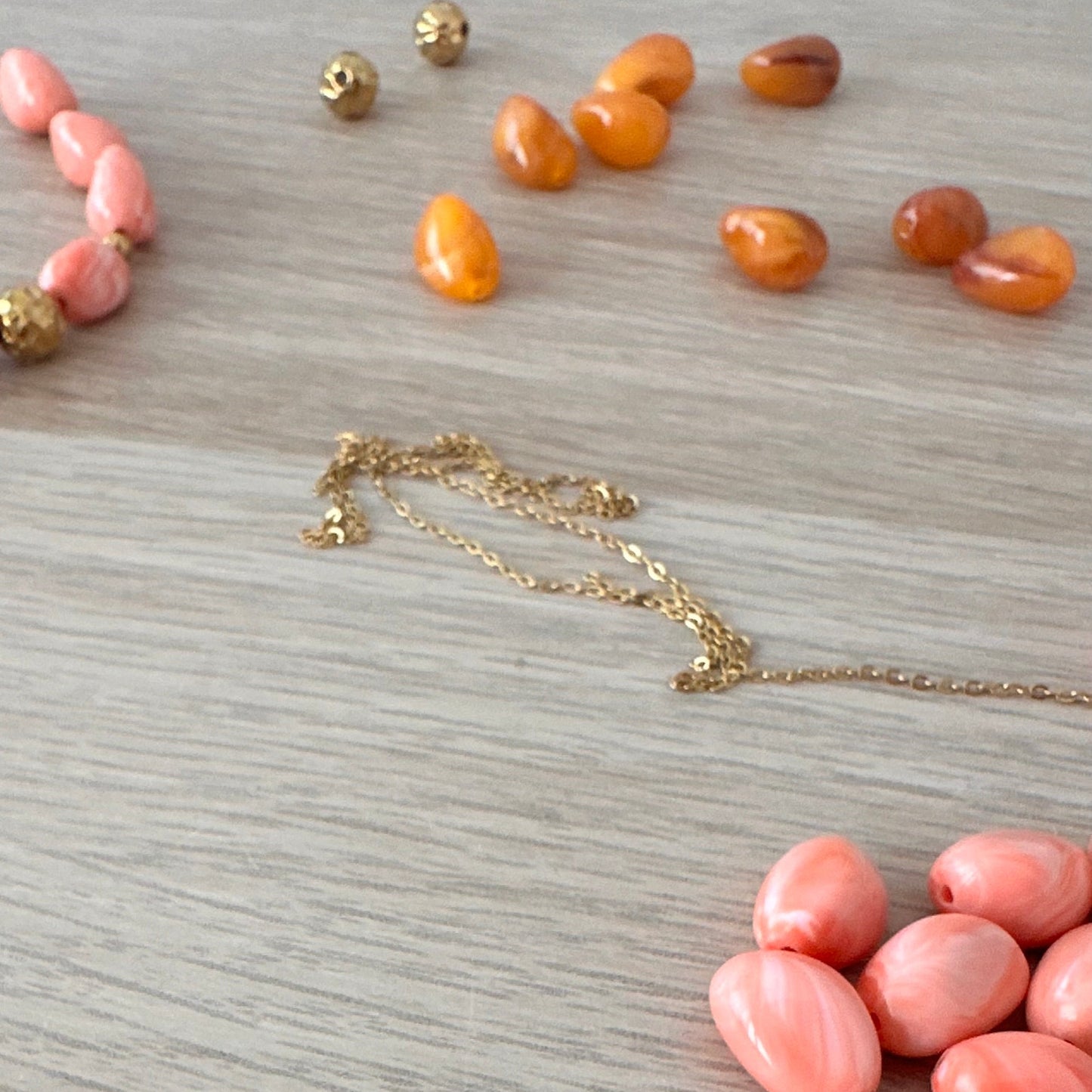 Collier perle résine