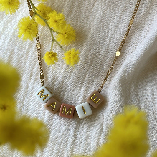 Collier personnalisé chaine fine perle cube