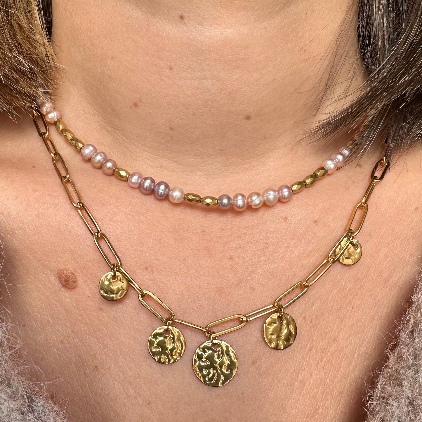 Collier médailles martelées