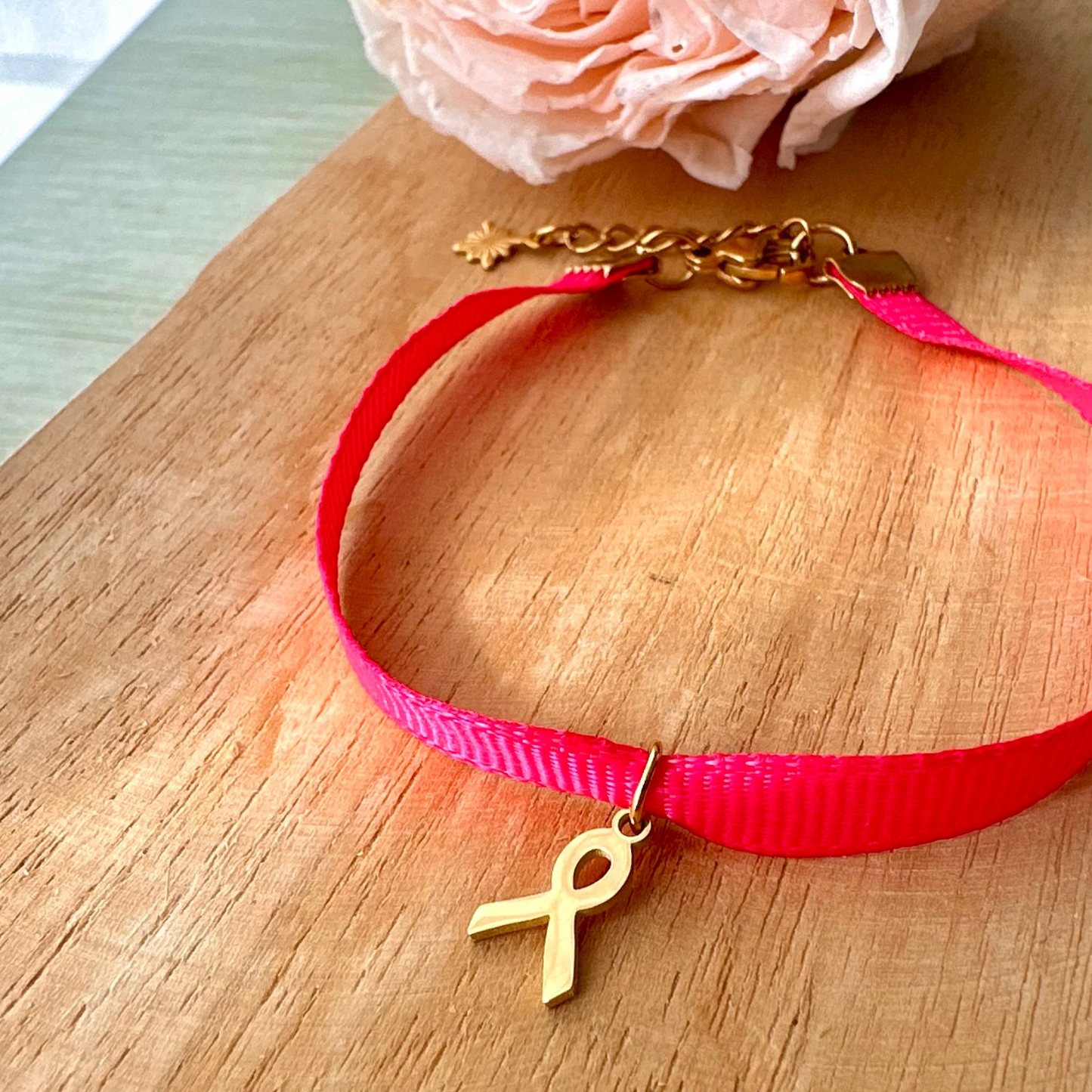 Bracelet ruban octobre rose